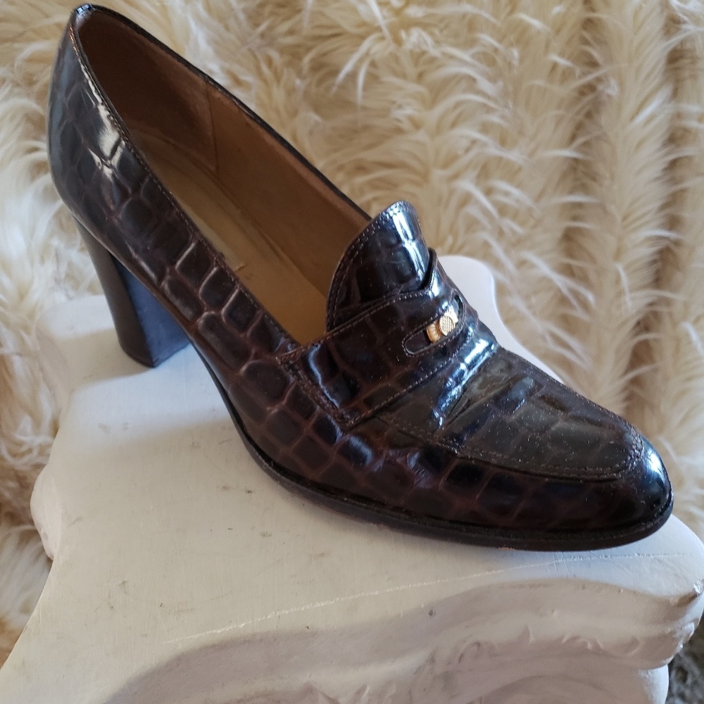 Heels - Picture 2 of 3